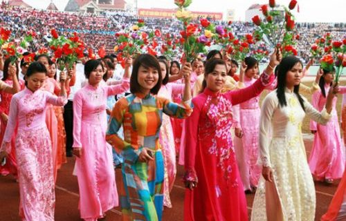 Phụ nữ Việt Nam – Hình tượng cao quý và sáng ngời