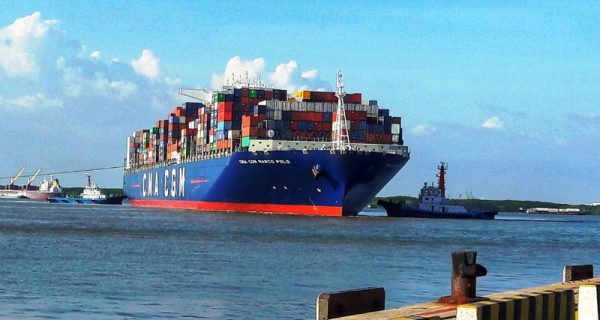 Cảng CMIT đón siêu tàu container khai trương tuyến dịch vụ hàng tuần