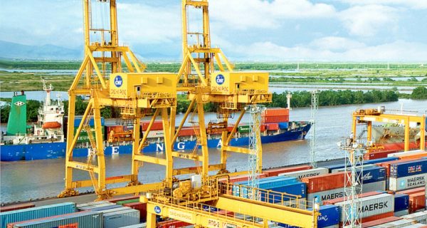 Giá dịch vụ bốc dỡ container nhóm cảng biển số 1 thấp nhất cả nước