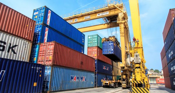 Hơn 2.900 container vô chủ tồn đọng tại cảng biển TP. Hồ Chí Minh