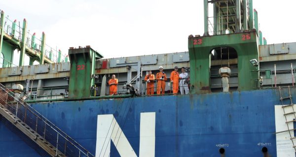 Quy định mới về thuyền viên nước ngoài làm việc trên tàu biển Việt Nam