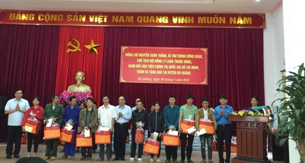 VIMC đến với đồng bào nghèo Cao Bằng