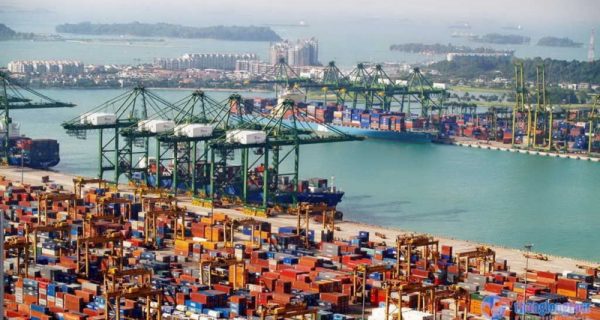 10 quốc gia thống trị giao thông thương mại cảng biển