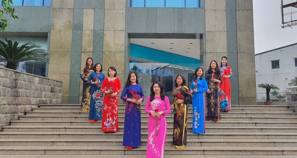 Phụ nữ ngành Hàng hải hưởng ứng Tuần lễ “Áo dài – Di sản văn hoá Viêt Nam” từ ngày 03-08/3/2020, mặc đồng loạt vào ngày 6/3/2020