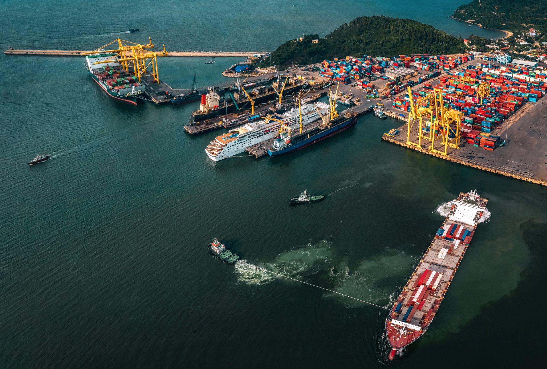 Phát triển logistics không phải là làm nhiều cảng biển' - Tổng công ty Hàng  hải Việt Nam-VIMC