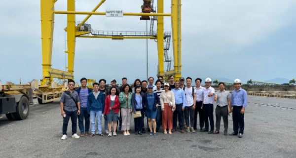 Công ty công nghệ ONE Tech Stop – thuộc hãng tàu vận tải biển ONE đến tham quan và trao đổi kinh nghiệm tại Cảng Đà Nẵng.