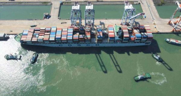 Hàng container qua cảng biển giữ đà tăng hai con số