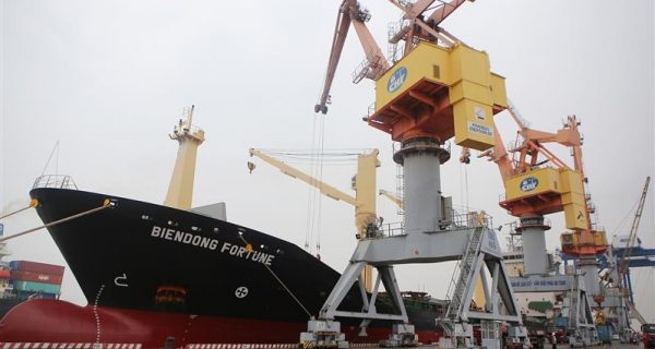 Hàng trăm tấn hàng hóa từ Cảng Hải Phòng được vận chuyển miễn phí vào TP Hồ Chí Minh bằng đường biển