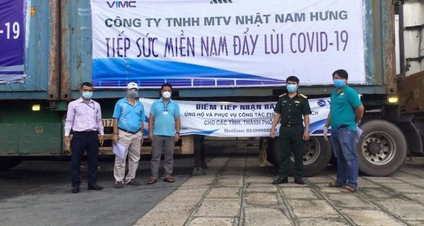 Ủy ban MTTQ Việt Nam TP.HCM tiếp nhận 4 container hàng hóa ủng hộ công tác phòng, chống dịch của VIMC và các doanh nghiệp