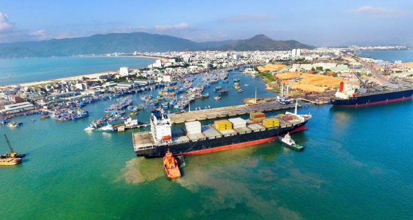 Hơn 60 triệu tấn hàng hóa qua cảng biển trong tháng đầu tiên năm 2022