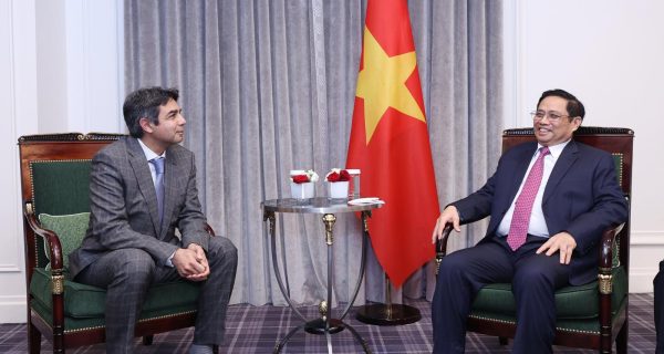 Prime Minister Phạm Minh Chính receives leaders of France’s major groups