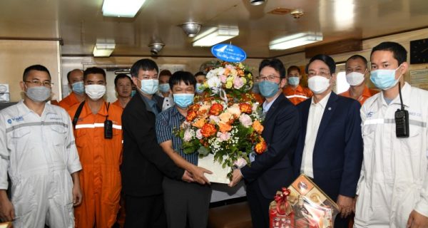 Lãnh đạo Tổng công ty thăm và chúc tết các thuyền viên nhân dịp Xuân Nhâm Dần 2022