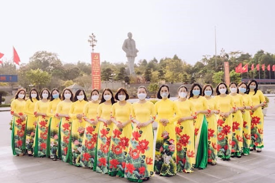 Tuần lễ áo dài: Từ tháng 3/2024, Tuần lễ áo dài sẽ được tổ chức tại Hà Nội, giới thiệu những bộ trang phục đẹp mắt và sáng tạo nhất của các nhà thiết kế Việt Nam. Đây sẽ là cơ hội để khách tham quan chiêm ngưỡng những tác phẩm áo dài độc đáo, tốc độ phát triển cho nghề may của Việt Nam.