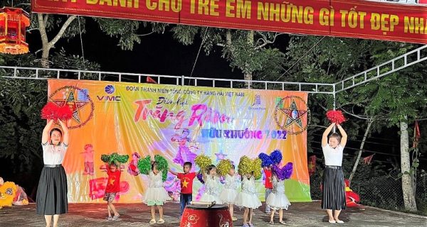 Đoàn thanh niên VIMC tổ chức “Đêm hội trăng rằm” vui tươi, ý nghĩa cho thiếu nhi xã Hữu Khuông, Nghệ An