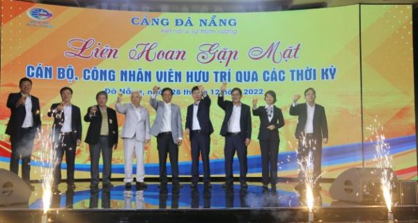 Công ty CP Cảng Đà Nẵng tổ chức gặp mặt cán bộ hưu trí nhân dịp Xuân Quý Mão 2023