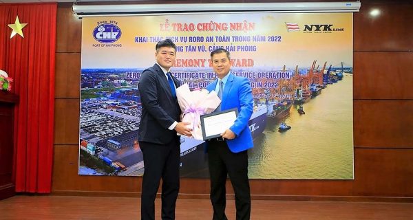 Cảng Hải Phòng đón nhận chứng nhận “Khai thác dịch vụ RORO an toàn năm 2022” từ hãng tàu NYK