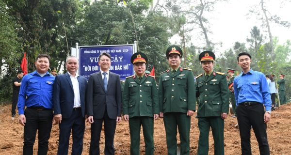 Đoàn đại biểu Tổng công ty Hàng hải Việt Nam tham dự Lễ phát động Tết trồng cây “Đời đời nhớ ơn Bác Hồ”