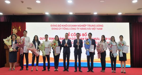 Đảng ủy Tổng công ty Hàng hải Việt Nam công bố Quyết định thành lập các cơ quan tham mưu, giúp việc Đảng bộ toàn Tổng công ty