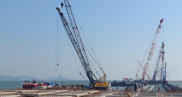 Cảng Hải Phòng duy trì nhịp thi công bến container số 3, 4 cảng Lạch Huyện xuyên kỳ nghỉ lễ