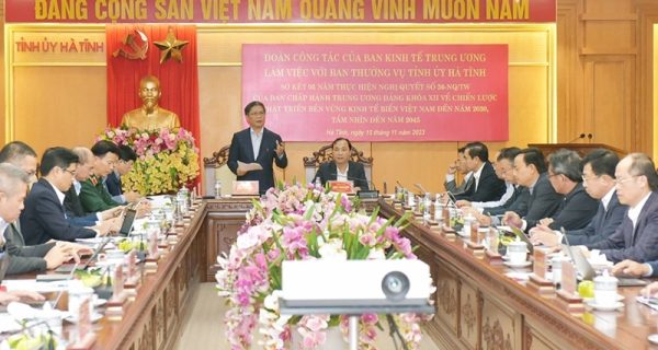 Đoàn công tác Ban Kinh tế Trung ương làm việc tại Hà Tĩnh về thực hiện chiến lược phát triển kinh tế biển