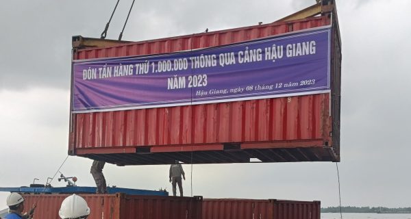 VIMC Hậu Giang: Đón tấn hàng thứ 1 triệu