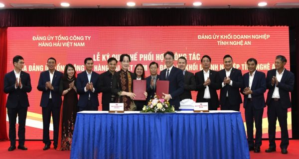 Ký kết Quy chế phối hợp công tác giữa Đảng ủy Tổng công ty Hàng hải Việt Nam và Đảng ủy Khối doanh nghiệp tỉnh Nghệ An, Bình Định và Thành ủy Cam Ranh