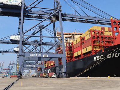 Cảng SSIT tiếp nhận tàu container tải trọng hơn 170.000 DWT