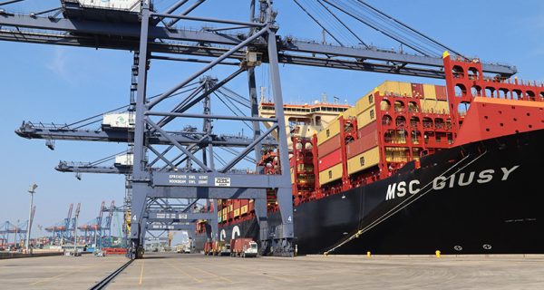 Cảng SSIT tiếp nhận tàu container tải trọng hơn 170.000 DWT