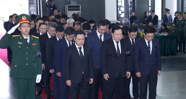 Đoàn Ủy ban Quản lý vốn nhà nước tại doanh nghiệp viếng Tổng Bí thư Nguyễn Phú Trọng