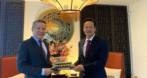 Đoàn công tác VIMC thăm và làm việc với Phái đoàn thường trực nước CHXHCN Việt Nam tại Geneva – Thụy Sĩ