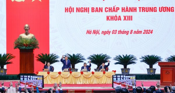 CHÙM ẢNH: Hội nghị Ban Chấp hành Trung ương khóa XIII