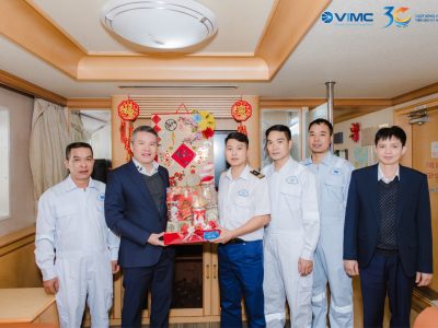 VIMC đưa mùa xuân tới tàu VINASHIP Unity