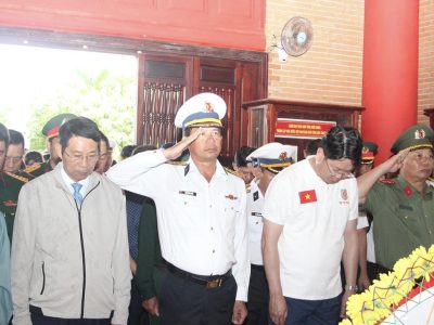 Quân dân Trường Sa làm theo lời Bác