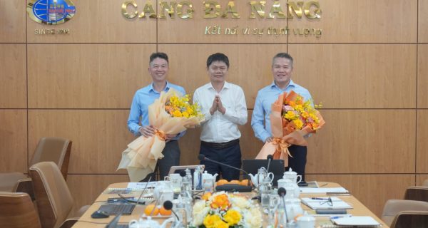 Lãnh đạo Tổng công ty Hàng hải Việt Nam thăm và làm việc tại Cảng Đà Nẵng