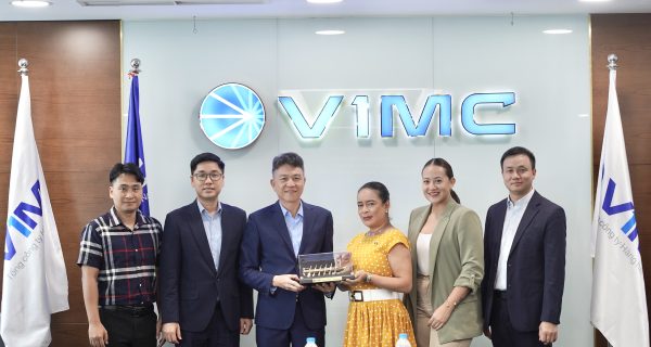 VIMC đón tiếp Đại sứ và Tham tán Thương mại Panama đến thăm và làm việc