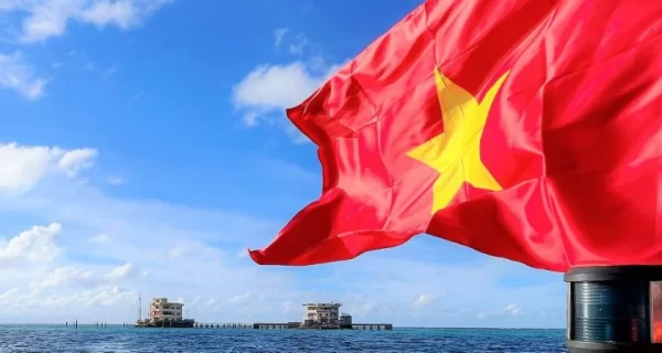 Giữ vững nền tảng tư tưởng của Đảng trong môi trường tàu viễn dương