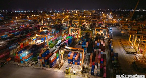 Đêm không ngủ ở cảng Hải Phòng