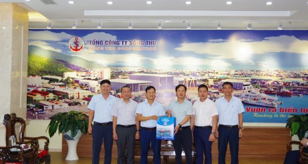 Cảng Hải Phòng kiểm tra tiến độ dự án đóng mới tàu lai Azimuth, tăng cường năng lực khai thác tại cảng nước sâu Lạch Huyện
