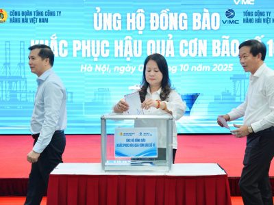 Tổng công ty Hàng hải Việt Nam quyên góp ủng hộ đồng bào khắc phục hậu quả cơn bão số 10
