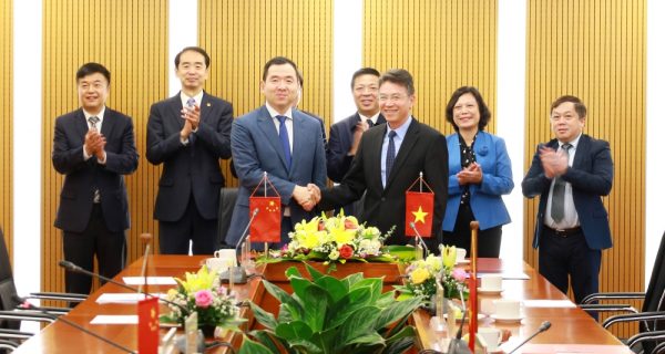 VIMC và Tập đoàn Cảng Vịnh Bắc Bộ ký kết hợp tác chiến lược, thúc đẩy kết nối cảng biển và logistics Việt Nam – Trung Quốc