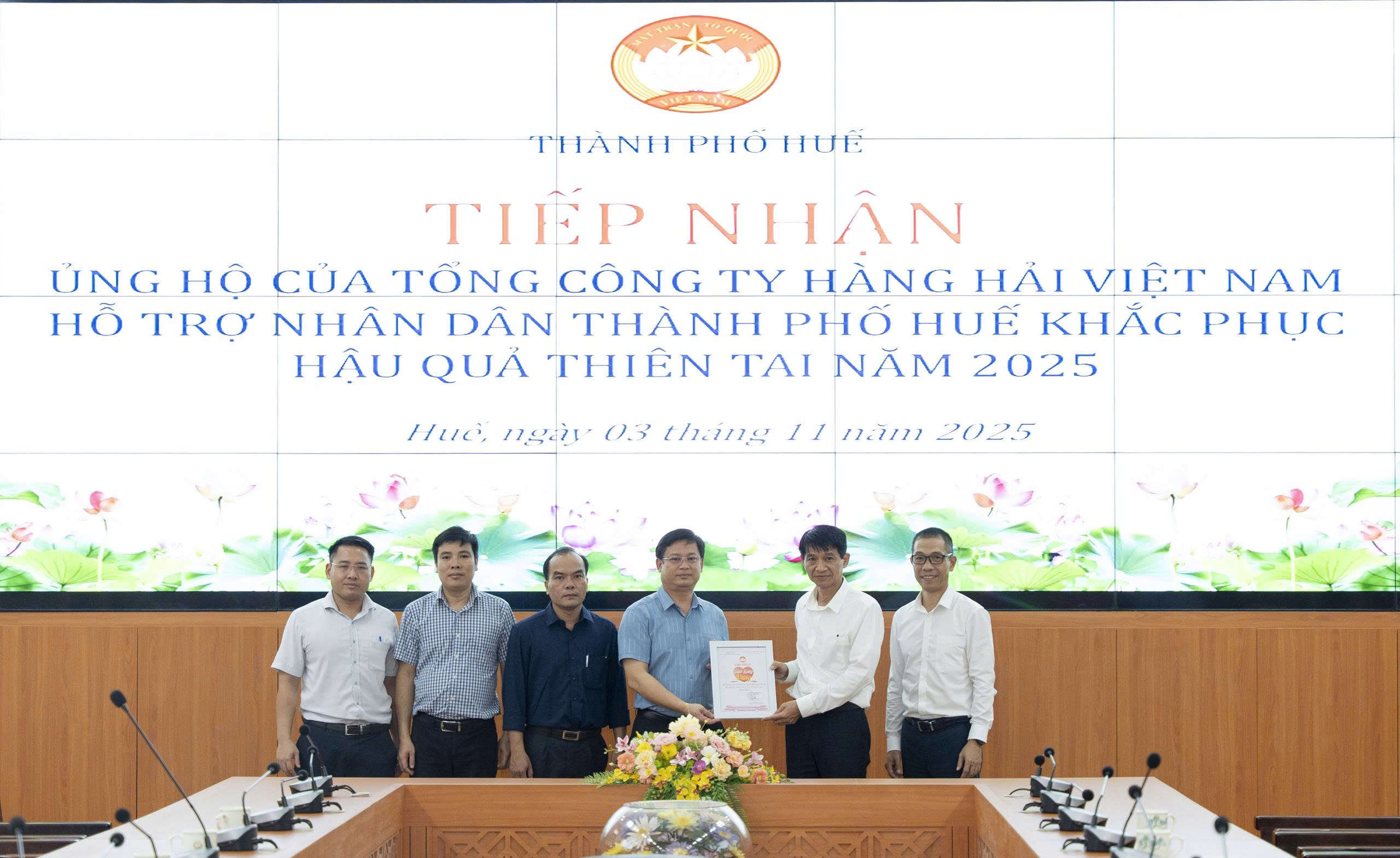 VIMC chia sẻ với đồng bào lũ lụt