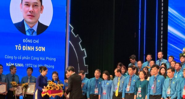 Chủ tịch Công đoàn Cảng Hải Phòng được tôn vinh là “Thủ lĩnh Công đoàn tiêu biểu” toàn quốc năm 2026