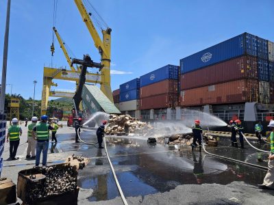 Cảng Đà Nẵng chủ động hỗ trợ Hãng tàu Cosco xử lý sự cố container trên tàu Sinar Solo