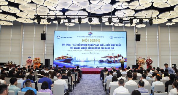 Kết nối doanh nghiệp sản xuất, xuất nhập khẩu với doanh nghiệp cảng biển và các hãng tàu