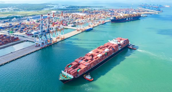 CMIT and TCTT successfully operate the first trial vessel call at the joint berth connecting the two terminals