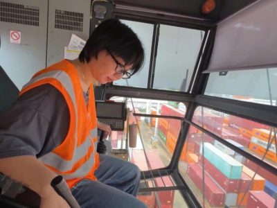 CMIT phát triển nhân lực nữ vận hành cẩu container
