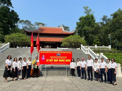 Chi bộ các Ban chuyên trách Đảng ủy tổ chức Lễ kết nạp đảng viên mới  và sinh hoạt chuyên đề theo chỉ thị số 07-CT/TW